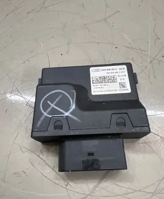Audi A4 S4 B9 Fuel injection pump control unit/module 8W0906093C