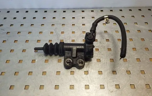 Hyundai Terracan Clutch slave cylinder 