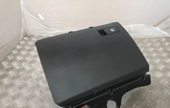 Volkswagen PASSAT CC Glove box 3C2857114 3C2857101R