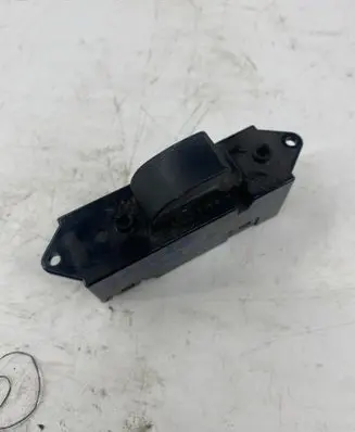 Mitsubishi Lancer Electric window control switch MR587851 0475D6