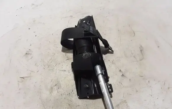 Volvo V70 Front seatbelt 39818796
