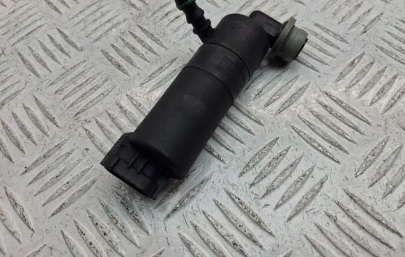 Toyota Avensis T270 Headlight washer pump 8528005040 052021