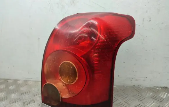 Toyota Avensis T250 Rear/tail lights