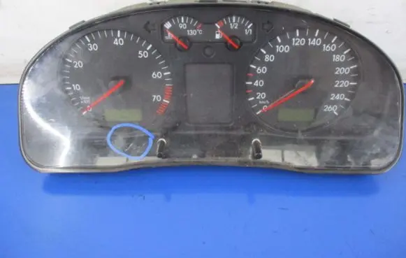Volkswagen PASSAT B5 Speedometer (instrument cluster) 3B0919861B