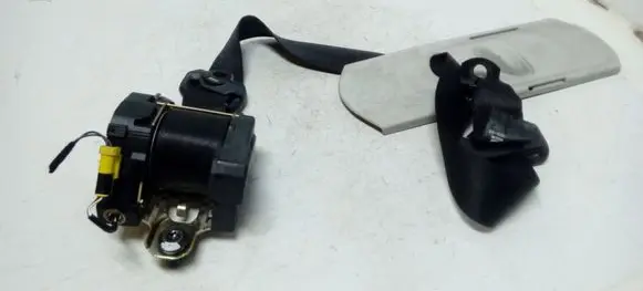 Mercedes-Benz ML W163 Rear seatbelt A1638601985