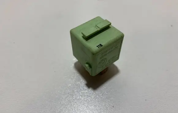 BMW 5 E39 Other relay 8373700