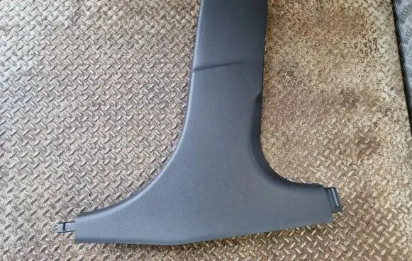 (B) pillar trim (bottom)
