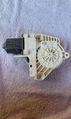 Skoda Superb B6 (3T) Rear door window regulator motor 8K0959811A