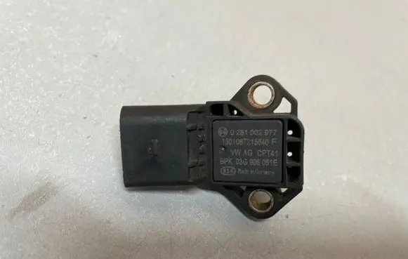 Volkswagen PASSAT B8 Air pressure sensor 03G906051E