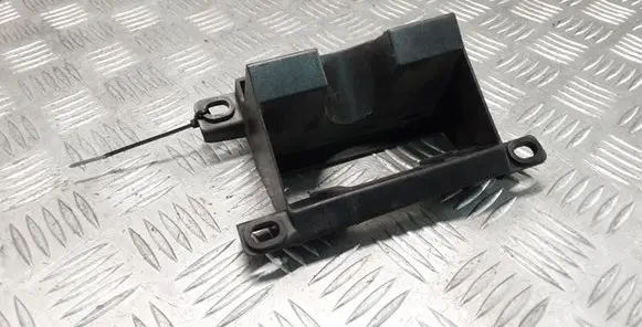 Volkswagen Touareg I Front bumper mounting bracket 7L6807362