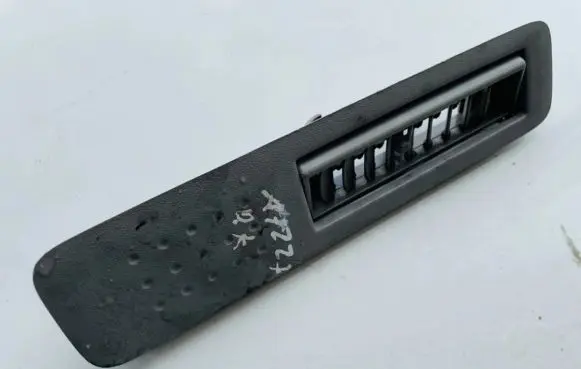 Toyota Avensis Verso Dash center air vent grill 6362044030 636244010