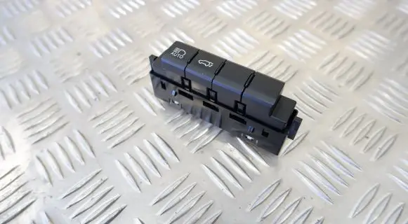 Lexus RX 450H Tailgate opening switch 8401048440