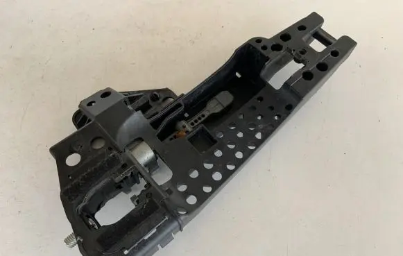 Audi Q7 4M Rear door exterior handle/bracket 4M0837885A