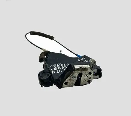 Toyota Corolla Verso AR10 Front door lock