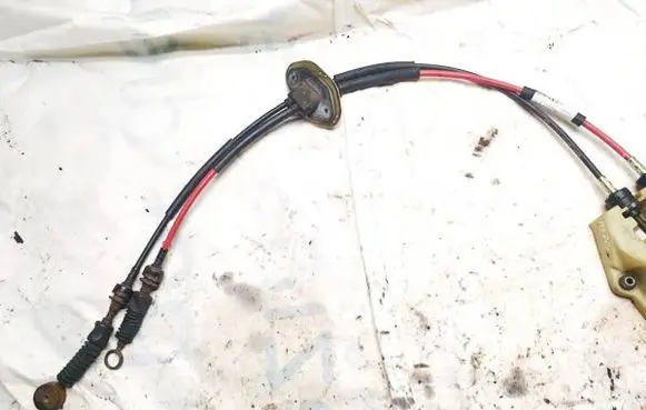 KIA Cerato Gear shift cable linkage