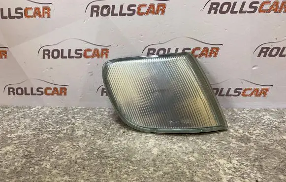 Volkswagen PASSAT B4 Front reflector 185101B