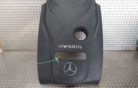 Mercedes-Benz C W205 Engine cover (trim) A2740103101