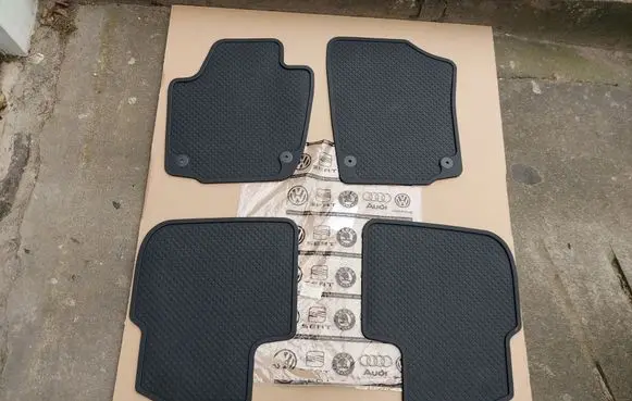 Seat Toledo IV (NH) Car floor mat set