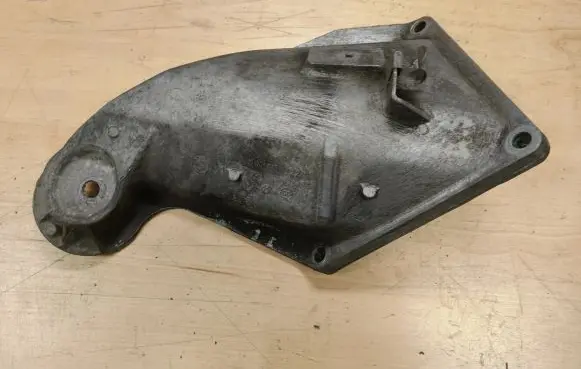 BMW X5 E53 Engine mounting bracket 6761565