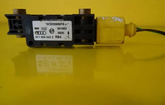 Audi A4 S4 B6 8E 8H Airbag deployment crash/impact sensor 8E0959643E