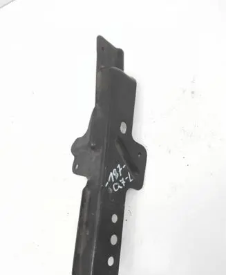 Audi Q7 4L Fender mounting bracket 4L0805697