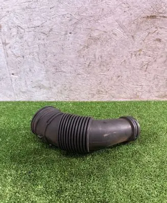 Porsche Macan (95B) Air intake duct part 95B129609 028179