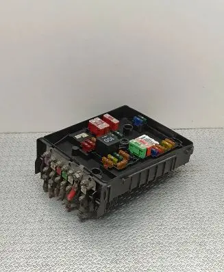 Volkswagen Golf V Fuse module 1K0937125A