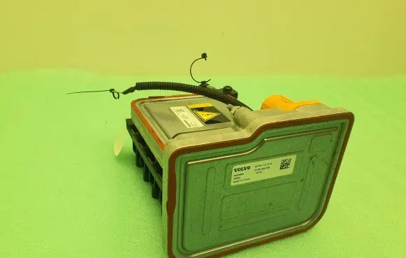 Volvo XC40 Voltage converter inverter 32352953 32352951
