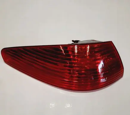Peugeot 607 Tailgate rear/tail lights