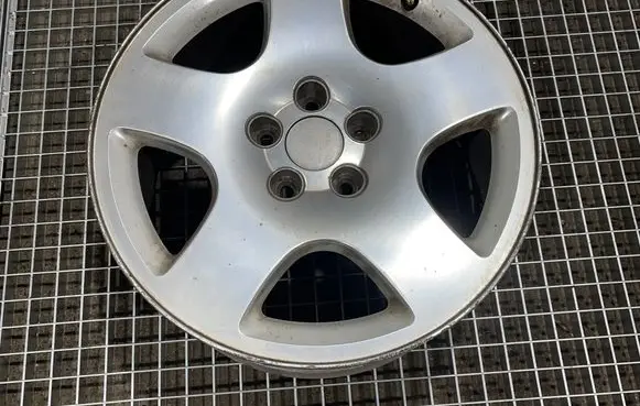 Audi A8 S8 D2 4D R17 alloy rim 4D0601025B