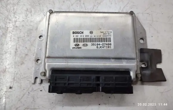 KIA Sportage Engine control unit/module 3910427400