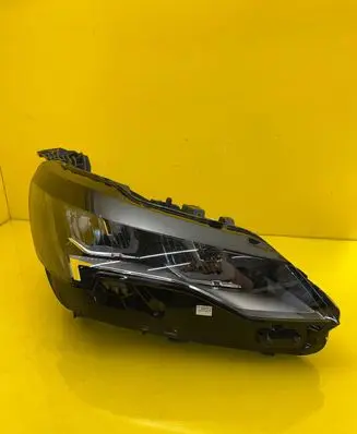 Peugeot 3008 II Headlight/headlamp 9836230180