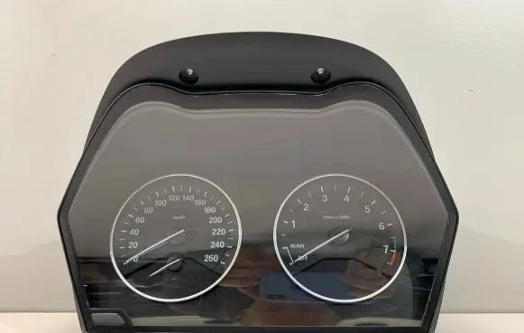 Speedometer (instrument cluster)