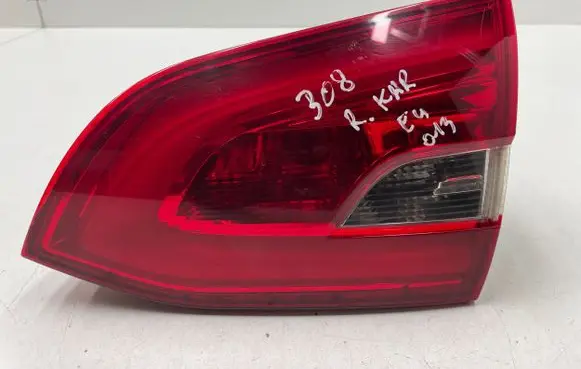 Peugeot 308 Tailgate rear/tail lights E213034