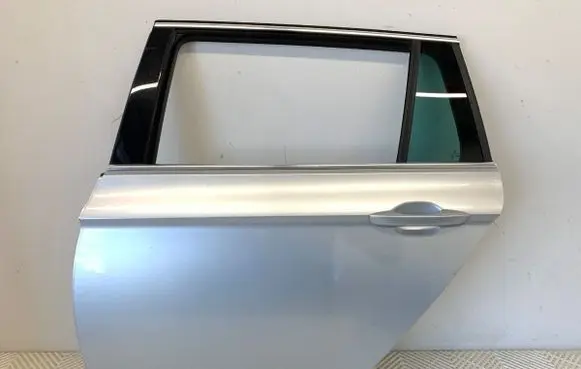 Volkswagen PASSAT B8 Rear door LA7W