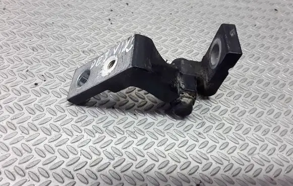 Volkswagen PASSAT B5 Front door upper hinge