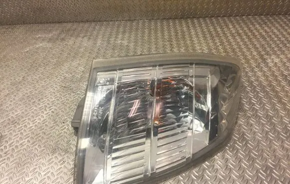 Nissan X-Trail T30 Front indicator light