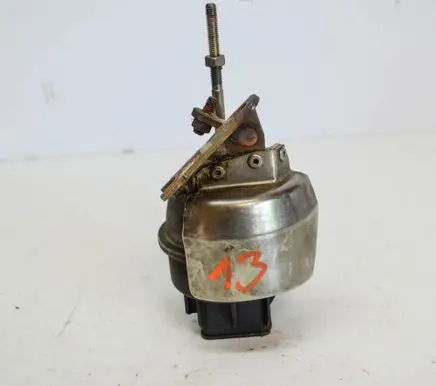 Audi A4 S4 B8 8K Turbo system vacuum part 