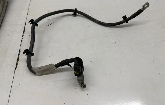 Audi A8 S8 D4 4H Positive cable (battery) 4H0915181F