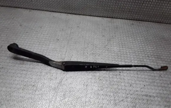 Subaru Forester SF Front wiper blade arm