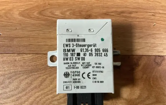 BMW 5 E39 Immobilizer control unit/module 61356905666 05393245 110187