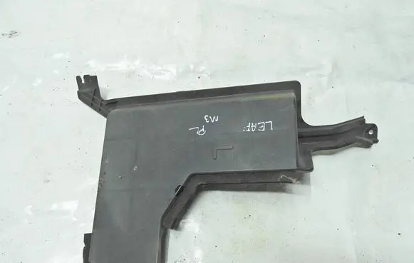 Nissan Leaf I (ZE0) Radiator trim 62823-3NA0A