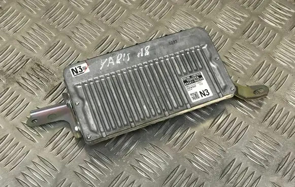Toyota Yaris Engine control unit/module 896610U230