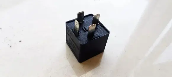 Ford Mondeo Mk III Other relay 2S7T14B192AA V23136B1X66