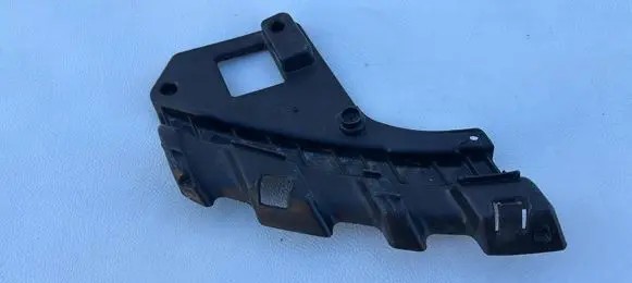 Tesla Model Y Headlight/headlamp mounting bracket 24546182
