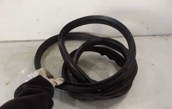 Fiat Grande Punto Front door rubber seal 