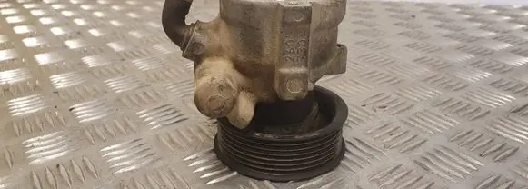 Iveco Daily 35 - 40.10 Power steering pump 504238603