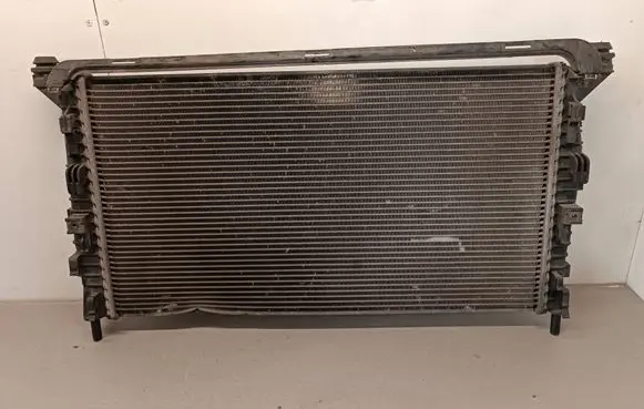 Volvo V40 Coolant radiator 3M5H8005RK