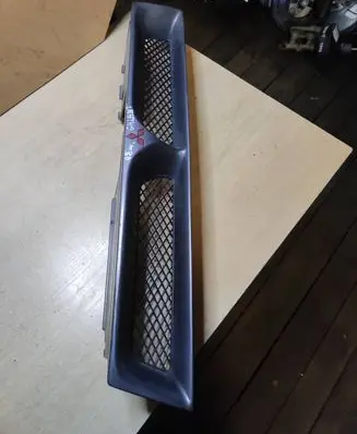 Mitsubishi Galant Front bumper upper radiator grill MR192881