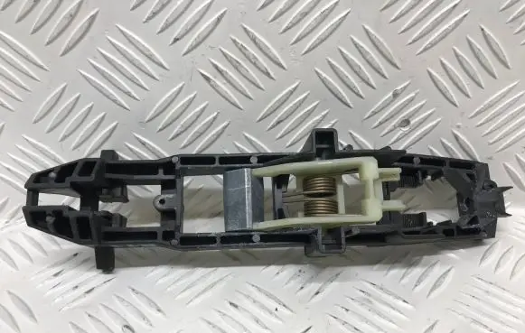 Rear door exterior handle/bracket